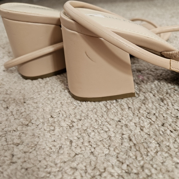 Marc Fisher Cream Sandals Minimalist Design Square-Toe - Picture 11 of 11